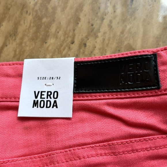Vero Moda Jeans. Pink Denim. Wonder Jegging. Size 28. 
New with tags. - Picture 9 of 10
